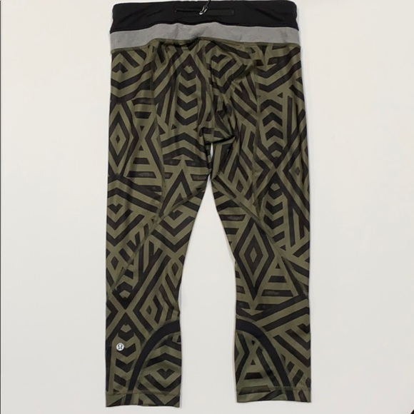 Lululemon Run: Inspire Crop II Full-On Luxtreme in Chevron Shuffle - Picture 11 of 14